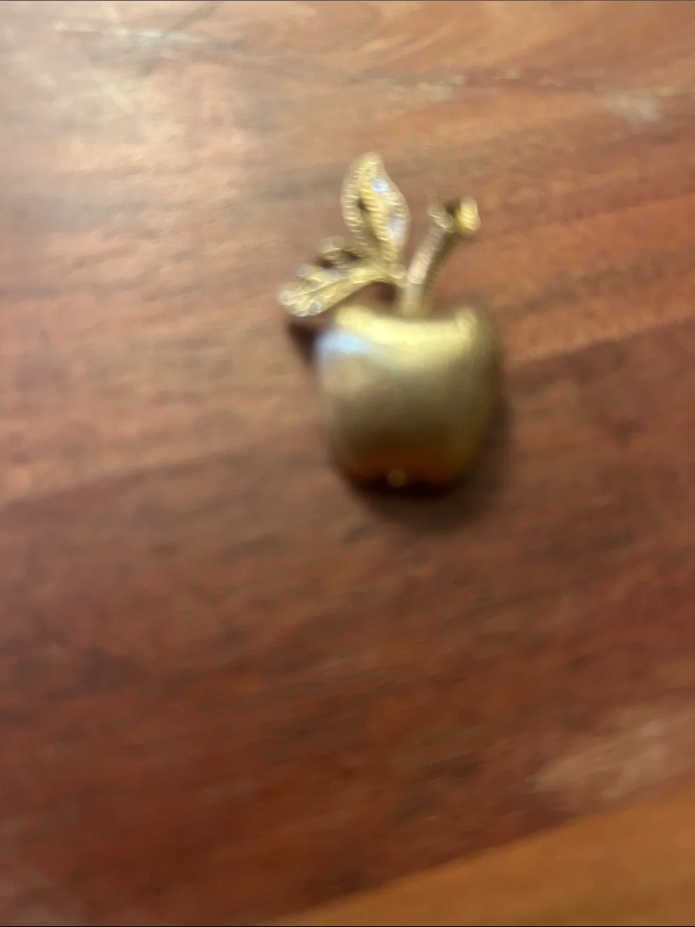 Avon Vintage/Retro Gold Tone 1970’s Apple Brooch Pin 17mm